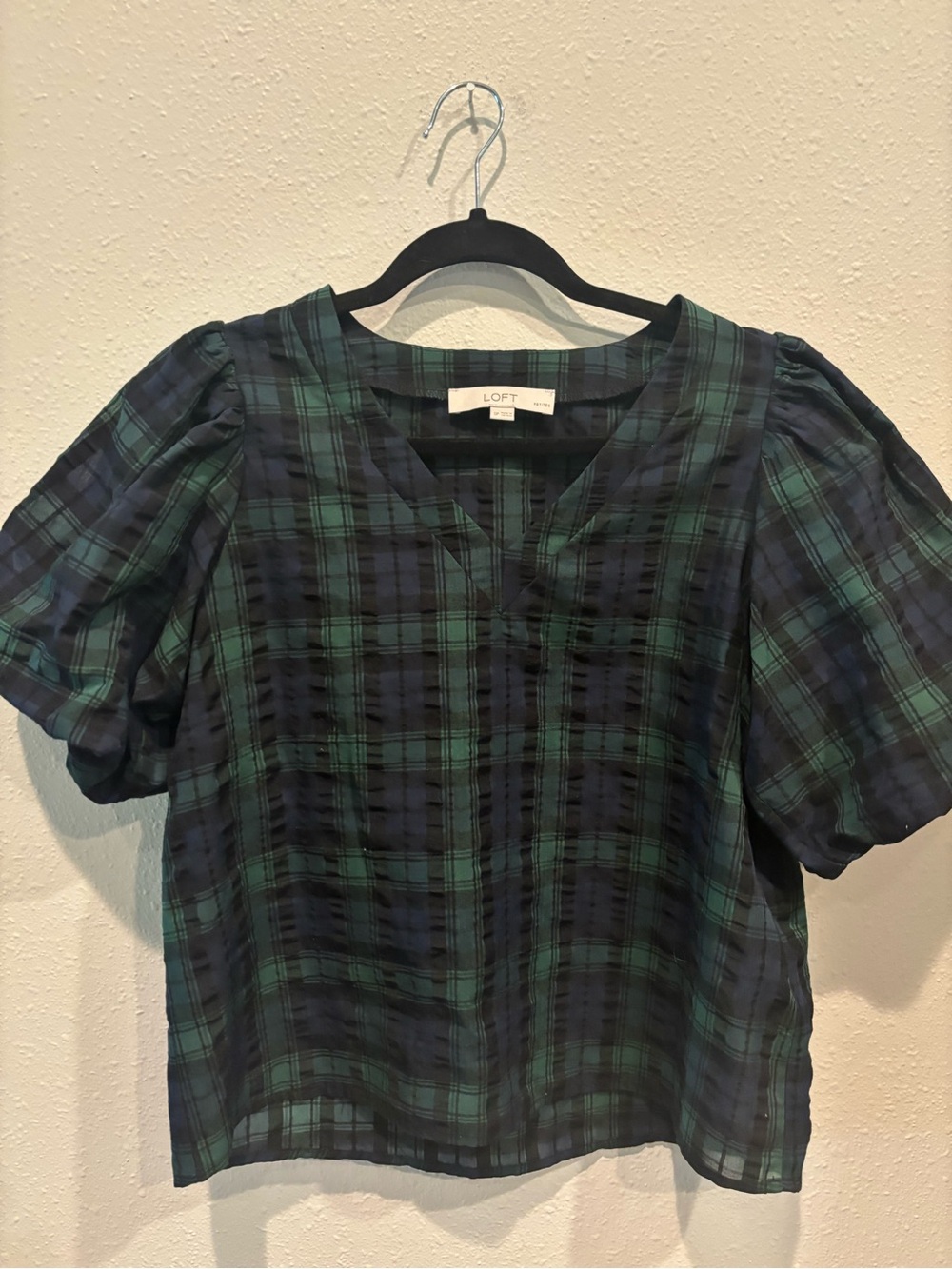 LOFT plaid Puff-Sleeve Blouse petite small.